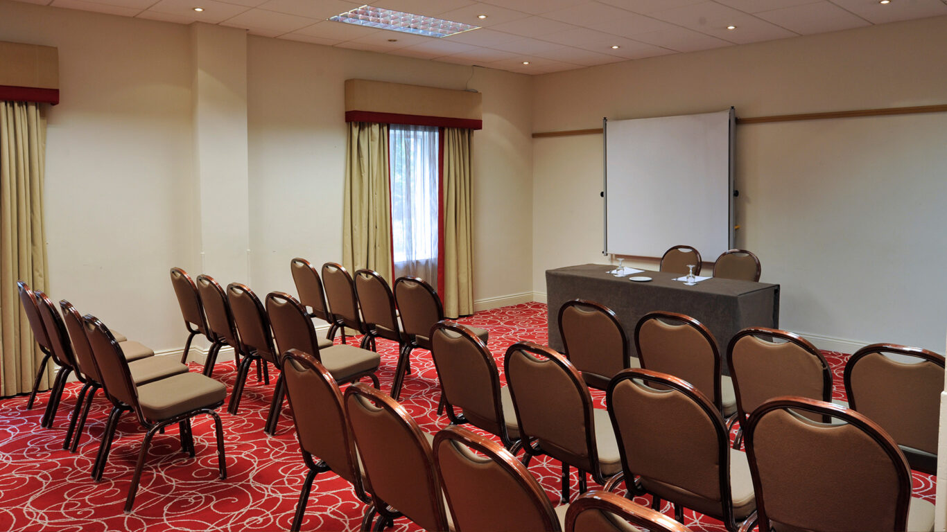 Plaza-1-Meeting-Set-Up