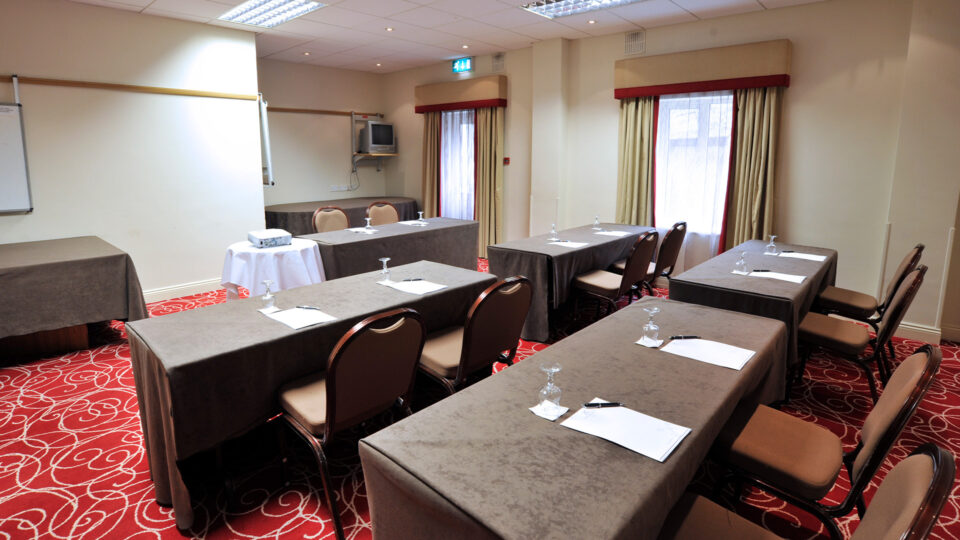 Plaza-2-Meeting-Set-Up