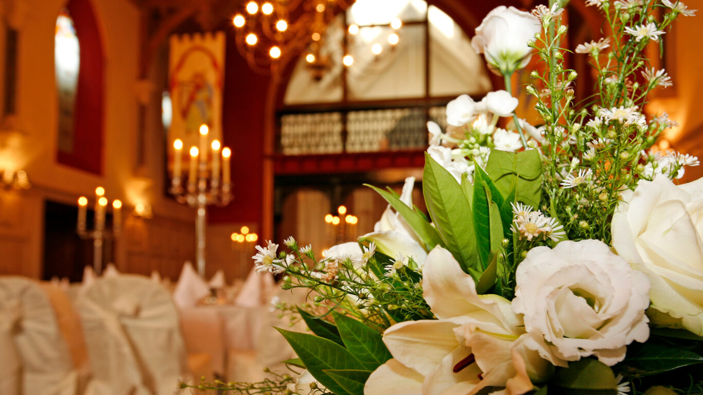Wedding-Up-Close-White-Roses