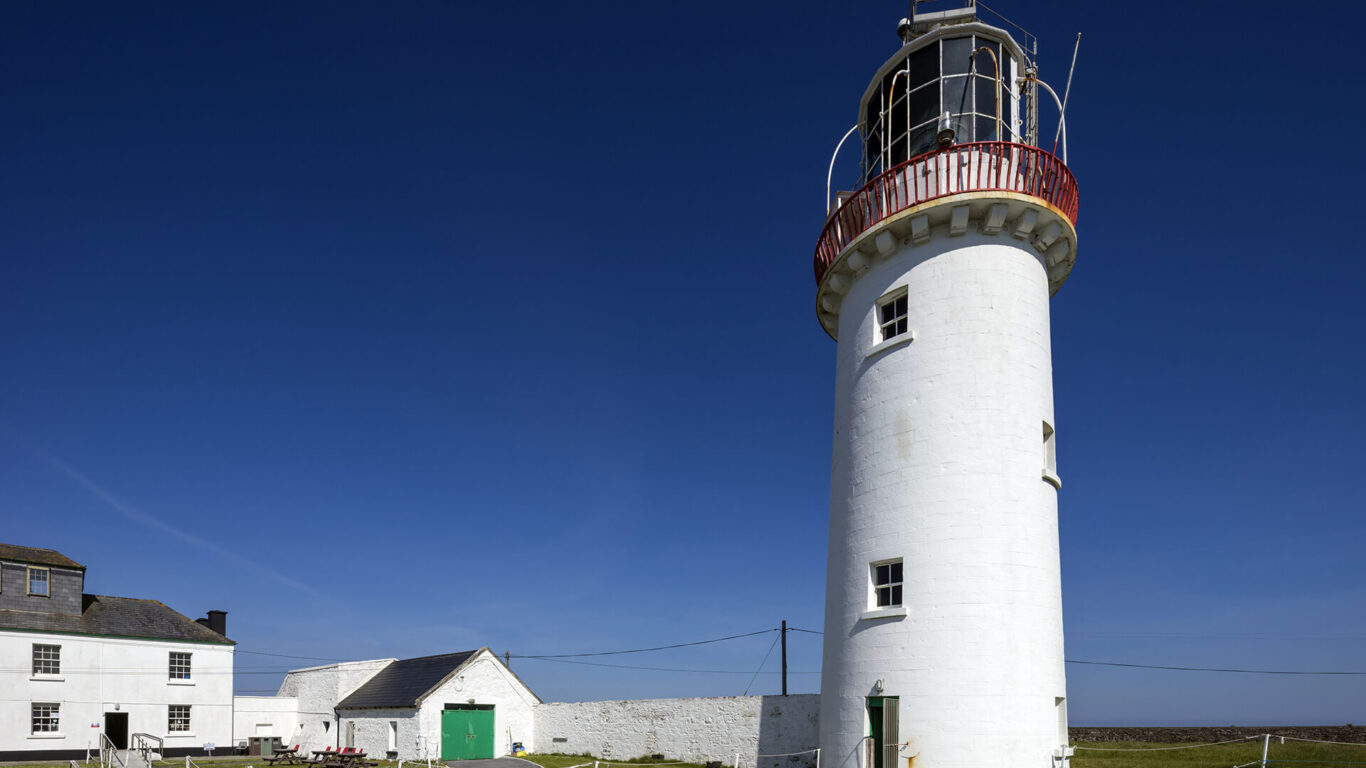 temple-gate-loophead-lighthouse-01