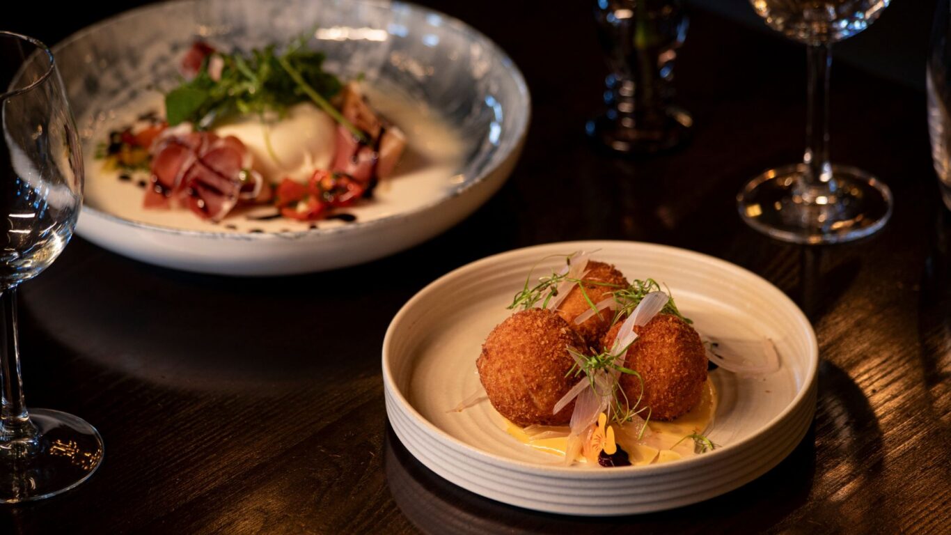 Gate 96 Restaurant_13